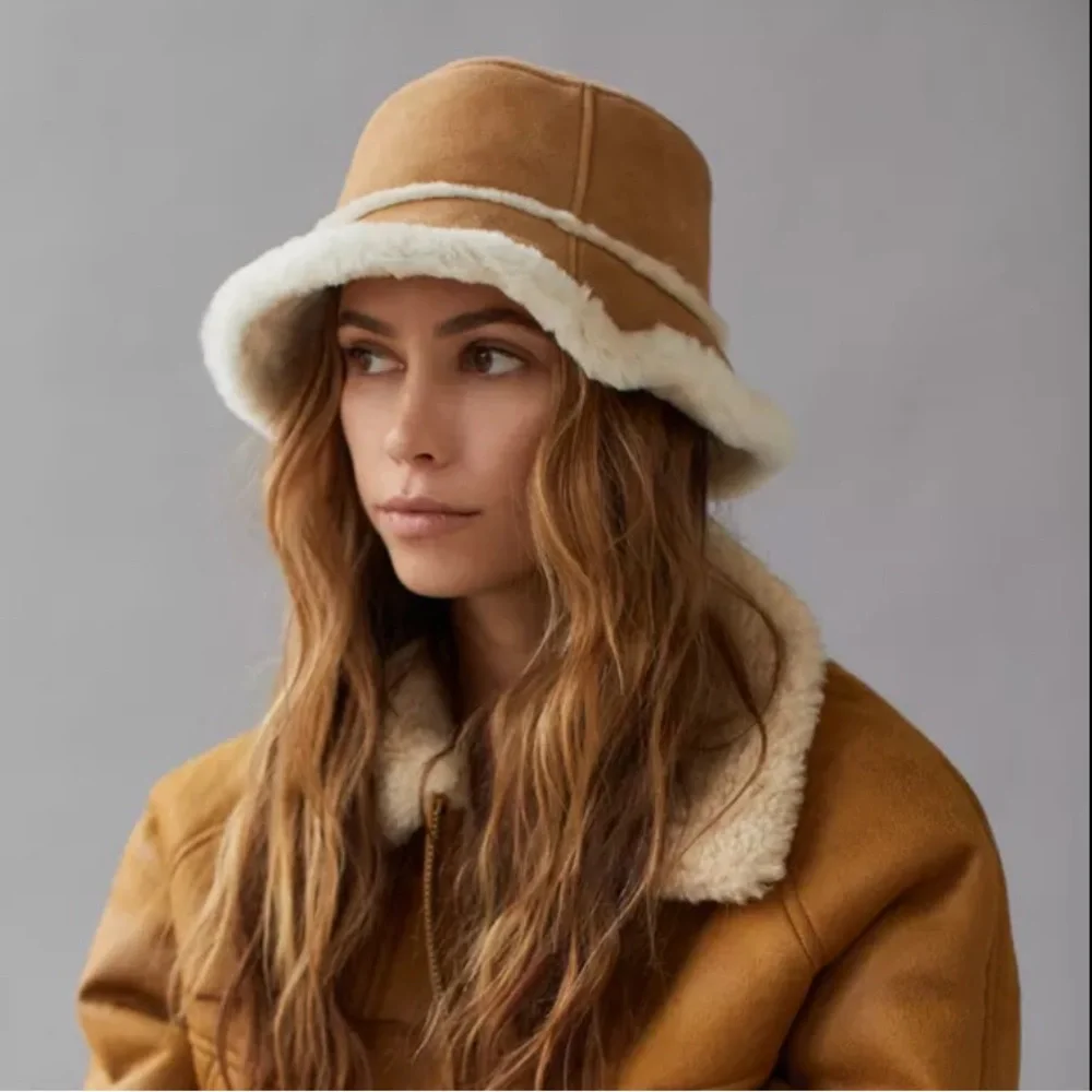 UGG | Accessories | Ugg Genuine Shearling Sheepskin Bucket Hat